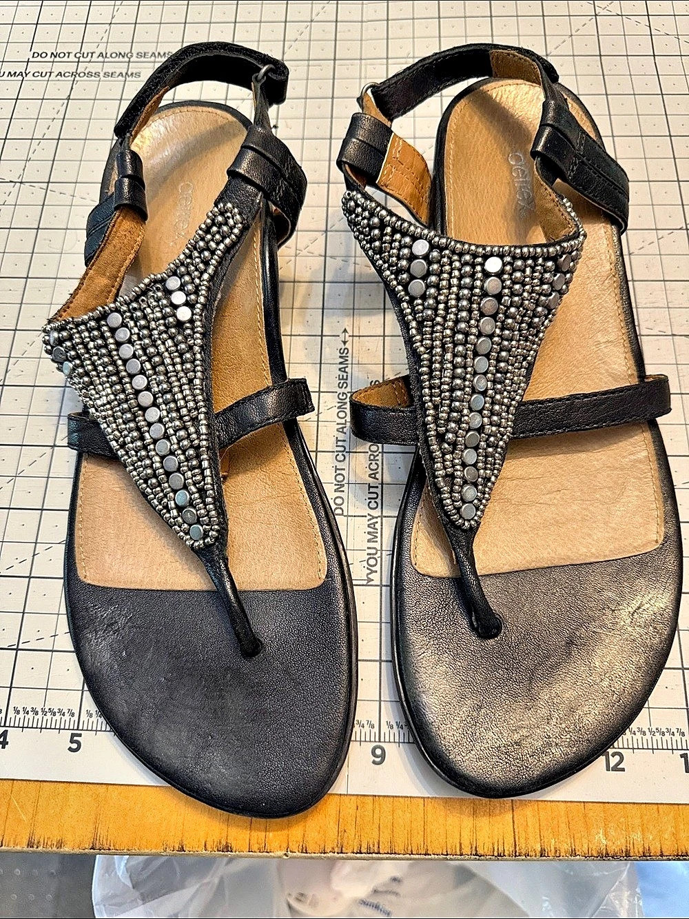 Aetrex Eve Sparkly Thong Sandal Black & Silver US 9.5-9.5